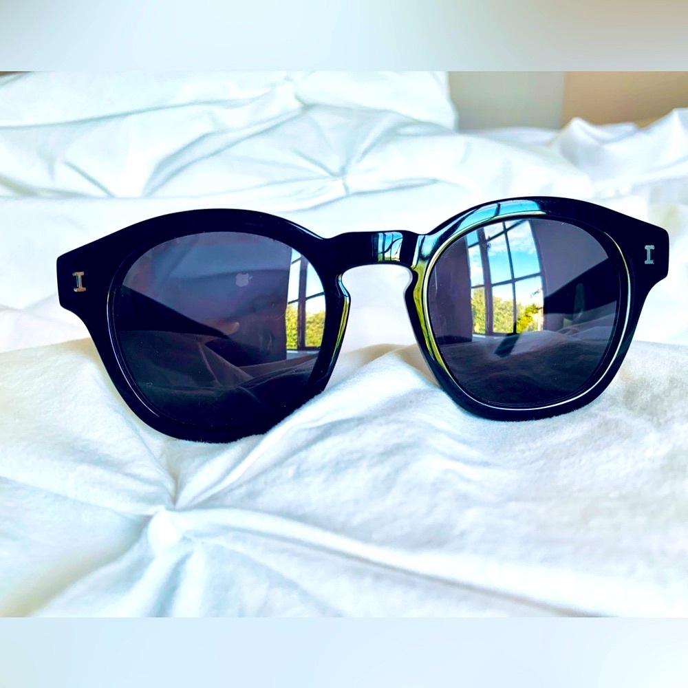 ILLESTEVA ‘Madison’ Sunglasses, Black, Flawless! 🖤